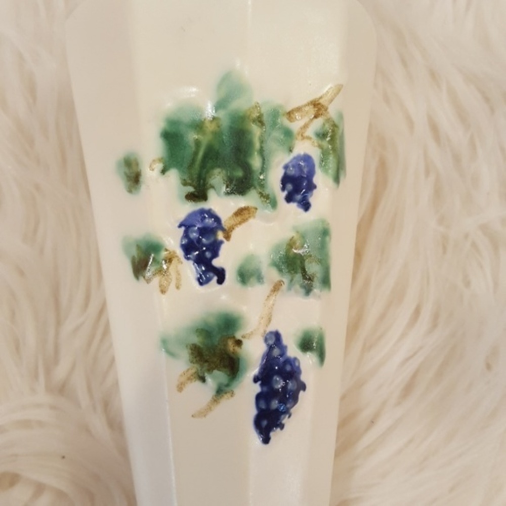 MCCOY CURIO GRAPES SHORT‎ VASE - Picture 2 of 4